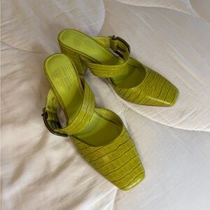 Charlotte Stone Gina Heels Croc Embossed EUC